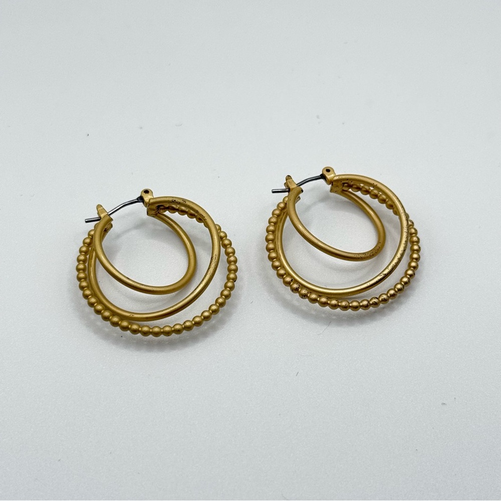 Elegant Gold Hoop Earrings